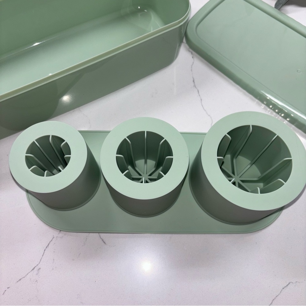 Tumbler Ice Mold - Picture 2 of 2